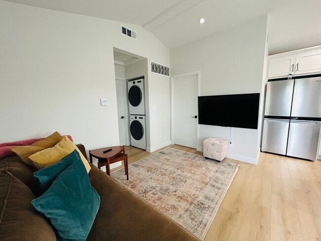 4415 Catalpa St, Los Angeles, CA 90032 - photo 4