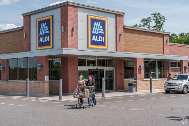 A few grocery option exist in and around Fishbach such as Aldi along Rt 61.
