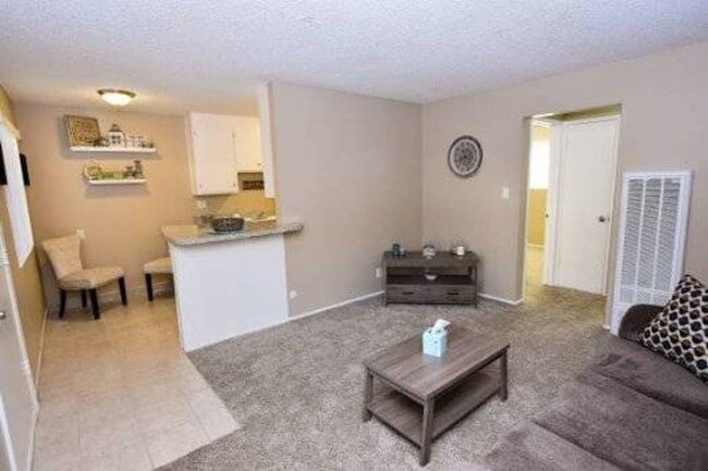 Garfield Manor, Lodi, CA 95240 - photo 2