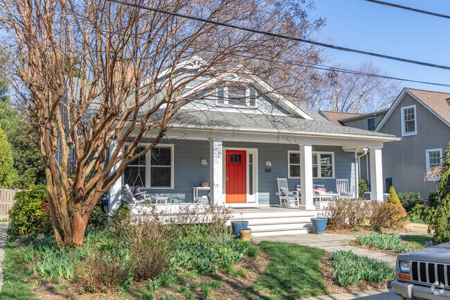 1920's Craftsman homes are a common option of living found in Easport, Maryland.