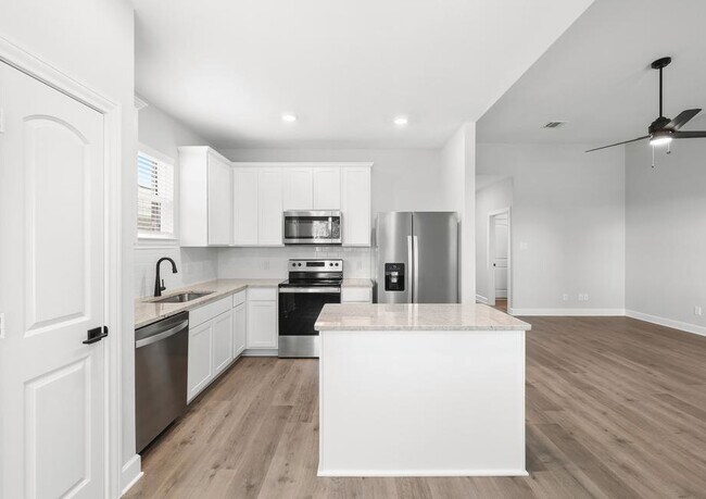 905 Cottonwood Ave unit 37002068, Hutchins, TX 75141 - photo 4