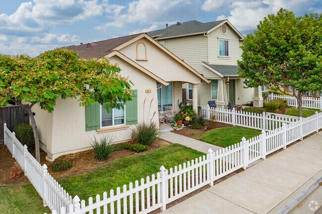 White picked fences are a staple feature in Bolsa Knolls, Salinas, CA.