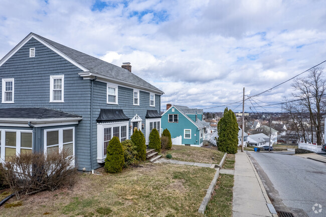 Rolling Hills in the Arlington Neighborhood Provide Great Views