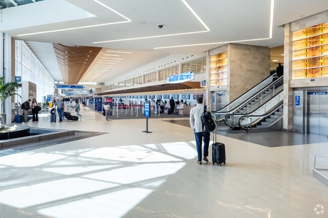 The Greenville-Spartanburg Airport is a short distance from Duncan, SC.