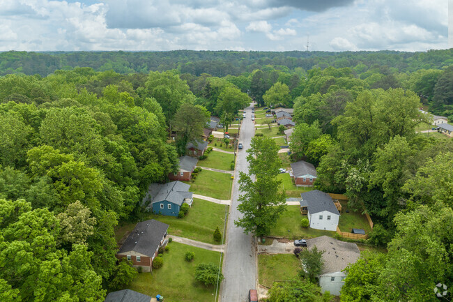 Swallow Circle-Baywood features a lush landscape of trees and homes providing a balance between nature and suburbia.