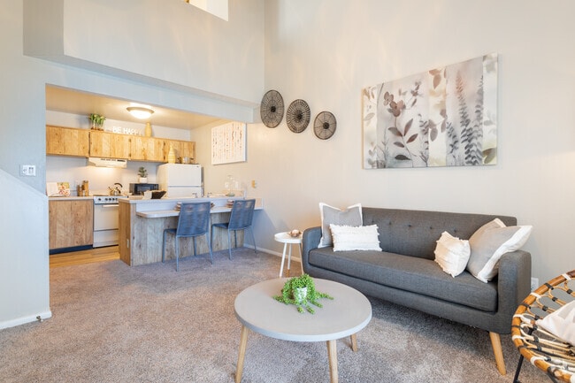 1BR, 1BA - 500 SF Loft