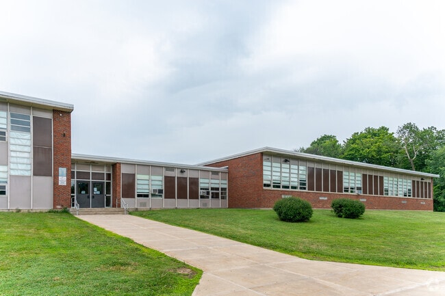 Perry Junior High School is a public middle school in New Hartford, NY.