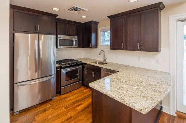 Bryn Mawr Renaissance, Bryn Mawr, PA 19010 - photo 3