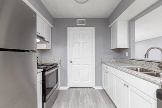 563 Briar Hill Ct, Riverdale, GA 30274