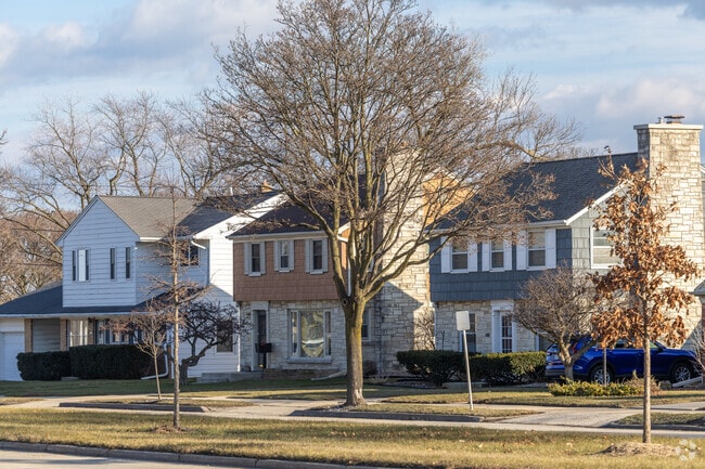 A beautiful row of homes in the Cannon Park neighborhood.