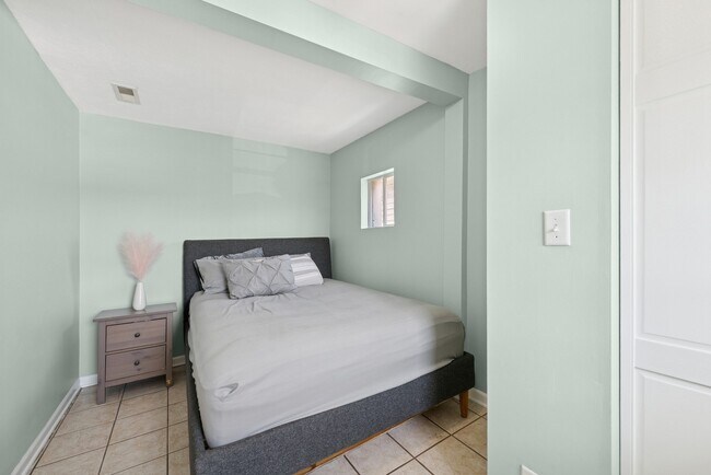 2727 N Artesian Ave unit 2, Chicago, IL 60647 - photo 4