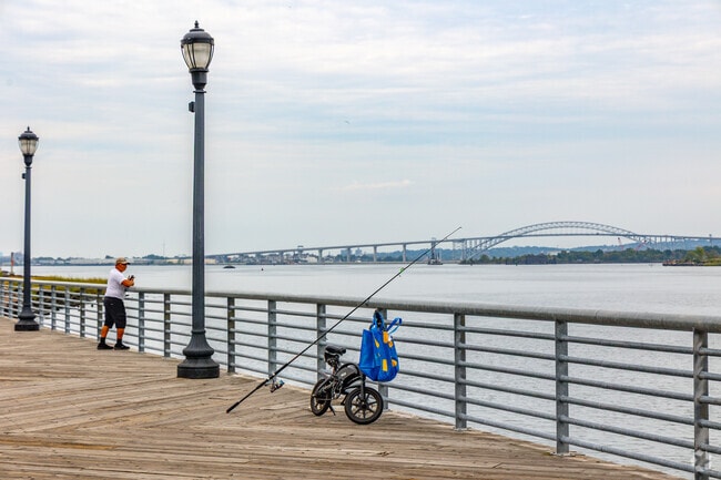 Just steps from Newark Bay, Elizabethport invites residents to unwind with a day of fishing at Marciante-Jackson-Millet Park.