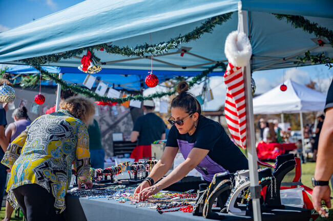 Many of the housing communities in Helotes host events on weekends.