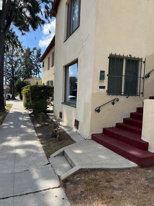 8400 Blackburn Ave unit 8400 Blackburn, Los Angeles, CA 90048 - photo 2