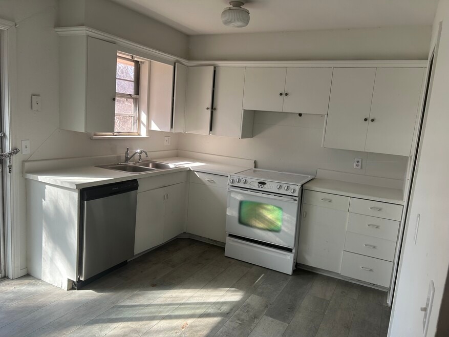 809 Mark Dr, Oklahoma City, OK 73115 - photo 1