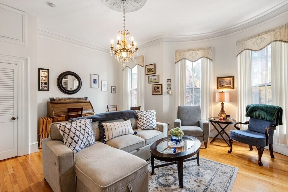 670 Tremont St unit 3, Boston, MA 02118 - photo 1