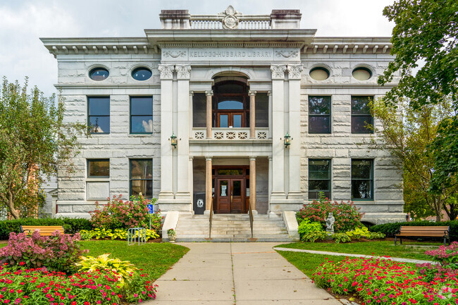 The Kellogg-Hubbard Library, near Park West, is an Italian Renaissance style building.