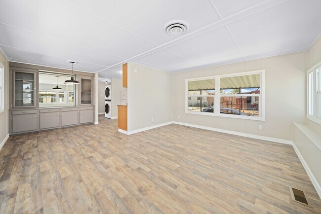 3300 15th St W, Rosamond, CA 93560 - photo 5