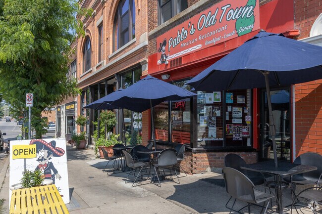 Residents have many different dining options to choose from, such as Pablo's Old Town.