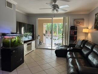 6556 Emerald Dunes Dr Unit 205, Royal Palm Beach, FL 33411