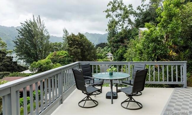 Outdoor deck