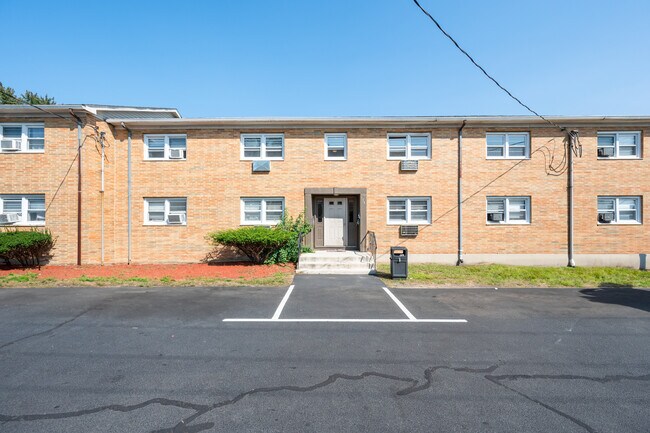 324 Park Ave unit C-3, East Hartford, CT 06108 - photo 2