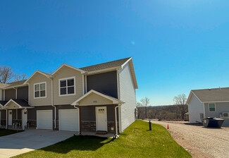100 Crystal Springs Rd, Linn Creek, MO 65052