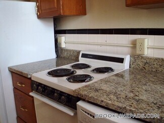 50 Babcock St Unit 7, Brookline, MA 02446