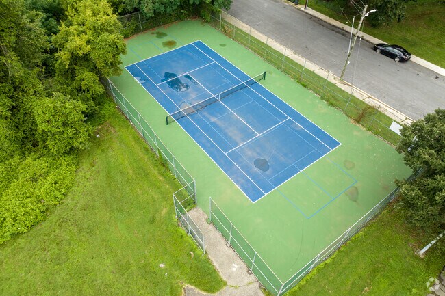 Residents of New Northwood enjoy many recreational options at Chinquapin Run Park.