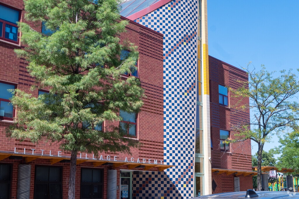 Little Village Elementary School provides education in the neighborhood of 
Little Village