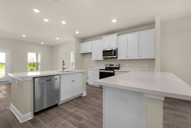 3993 Watergate Dr, Milton, FL 32583 - photo 4