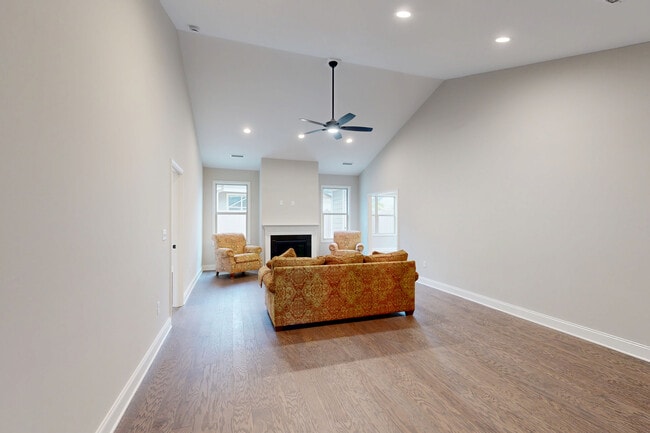 820 Wynnshire Dr unit 37331068, Hickory, NC 28601 - photo 2