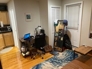 218 Hanover St Unit 4, Boston, MA 02113