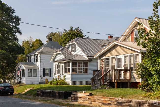 Many North End residents enjoy the comfort of screened porches.