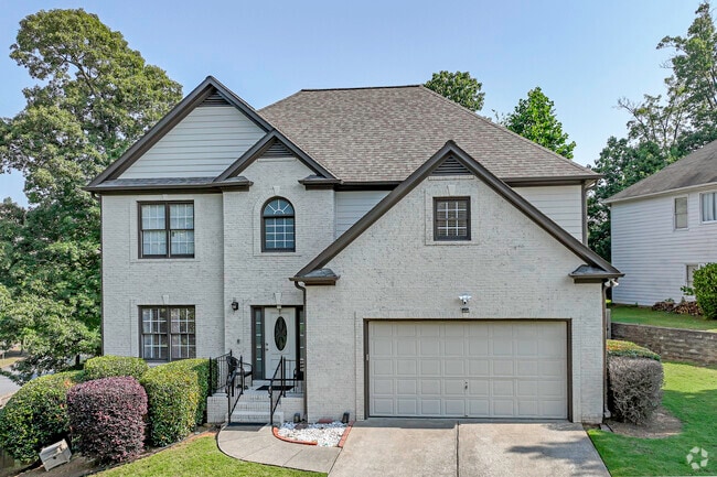 The Northwestern Marietta community has immaculate homes and eye-popping landscaping everywhere.