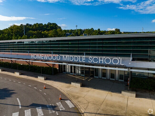 Homewood Middle School is a high-rated public school in Homewood, AL.