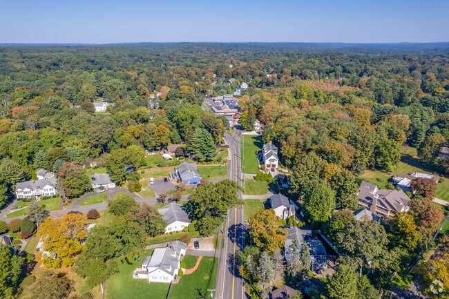 Cranbury is a calm and friendly suburban area outside of Downtown Norwalk.