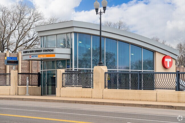 The Field neighborhood has many public transportation services.