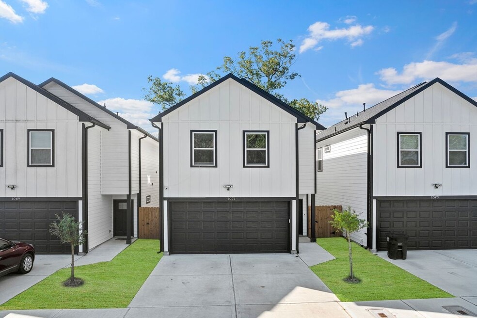 1071 St Clair St, Houston, TX 77088 - photo 1