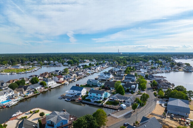 Rows of homes leave a different impact on the lakefront of Lacey.
