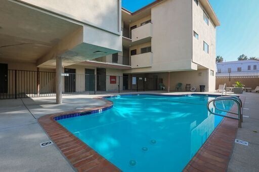 Spacious Units available - Great Location! -- Hollywood, Los Angeles, CA 90029 - photo 1