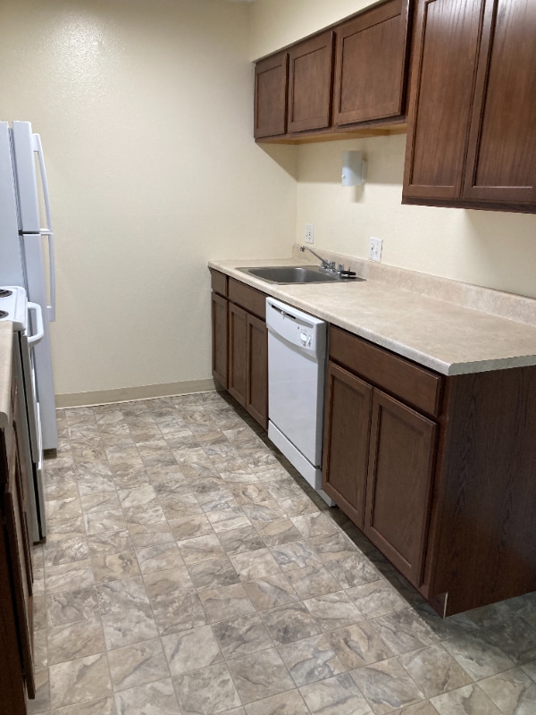 70 Douglas Ln Unit 320, Pueblo, CO 81001