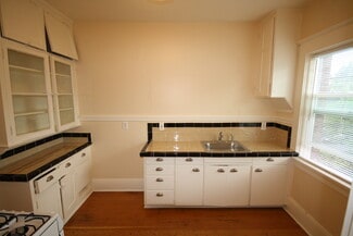 910 SE 37th Ave Unit 207, Portland, OR 97214