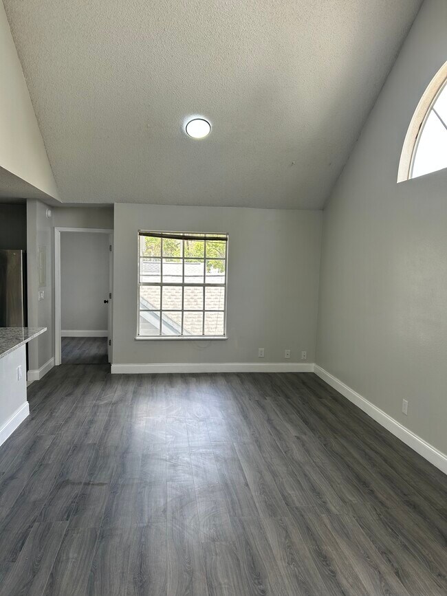 12219 Armenia Gables Cir unit 12219, Tampa, FL 33612 - photo 4