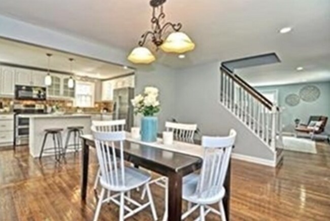 16 Oak Hill Rd, Wayland, MA 01778 - photo 2