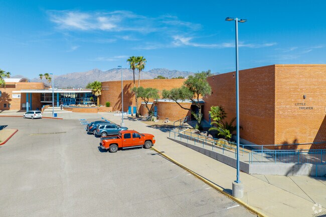 Catalina High School serves grades 9-12 in Tucson, Arizona.