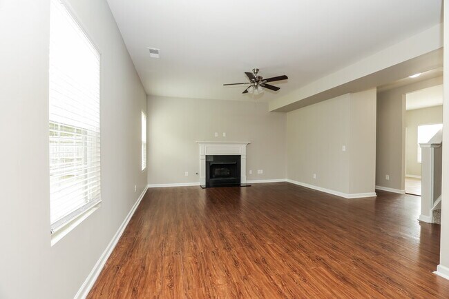 1031 Daniel Ln, Spring Hill, TN 37174 - photo 4