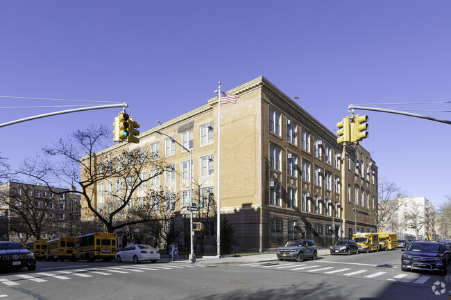 A 2000 graduate describes PS 105 as 