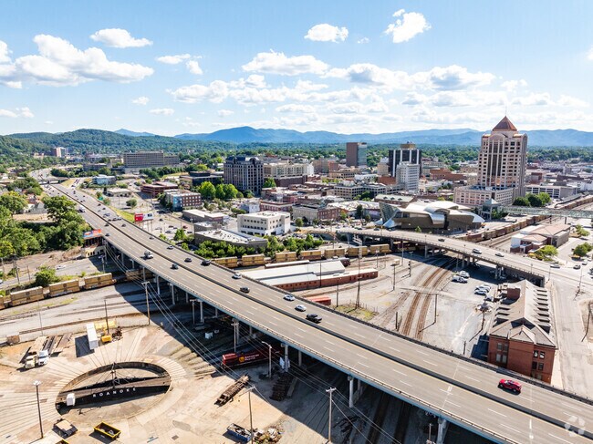 Washington Park is a short drive to enjoy the night life of Downtown Roanoke.
