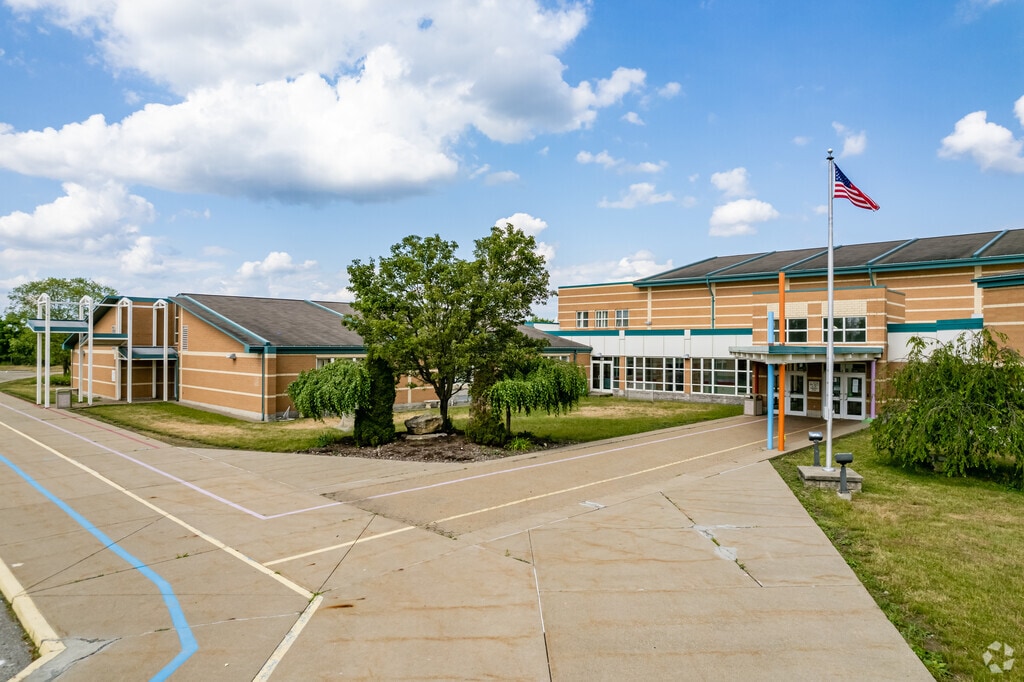 Make Sto-Rox Primary Center in Stowe Township your educational destination.